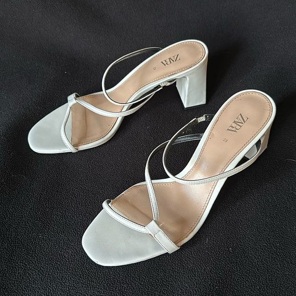 Zara Strappy White Square Heel Sandals Size 39 (8) - Picture 3 of 7
